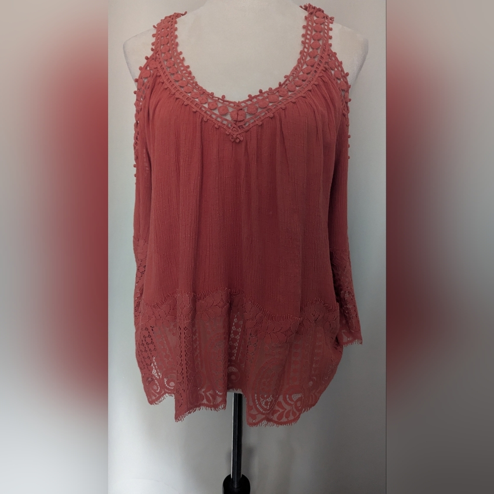 Rain Brandon Coral Cold Shoulder Top With Crochet And Lace Accents Size M